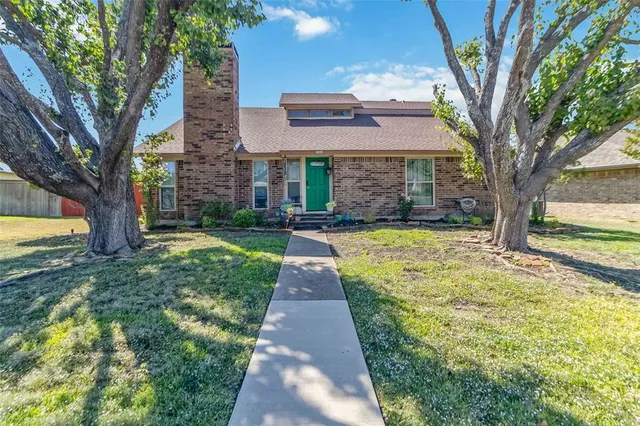 $392,000 | 1920 Avignon Court, Carrollton, TX 75007