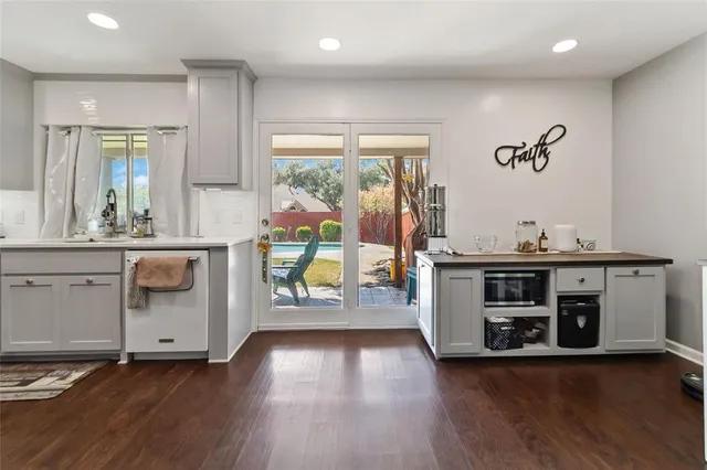 $392,000 | 1920 Avignon Court, Carrollton, TX 75007