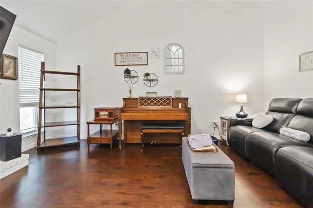 $392,000 | 1920 Avignon Court, Carrollton, TX 75007