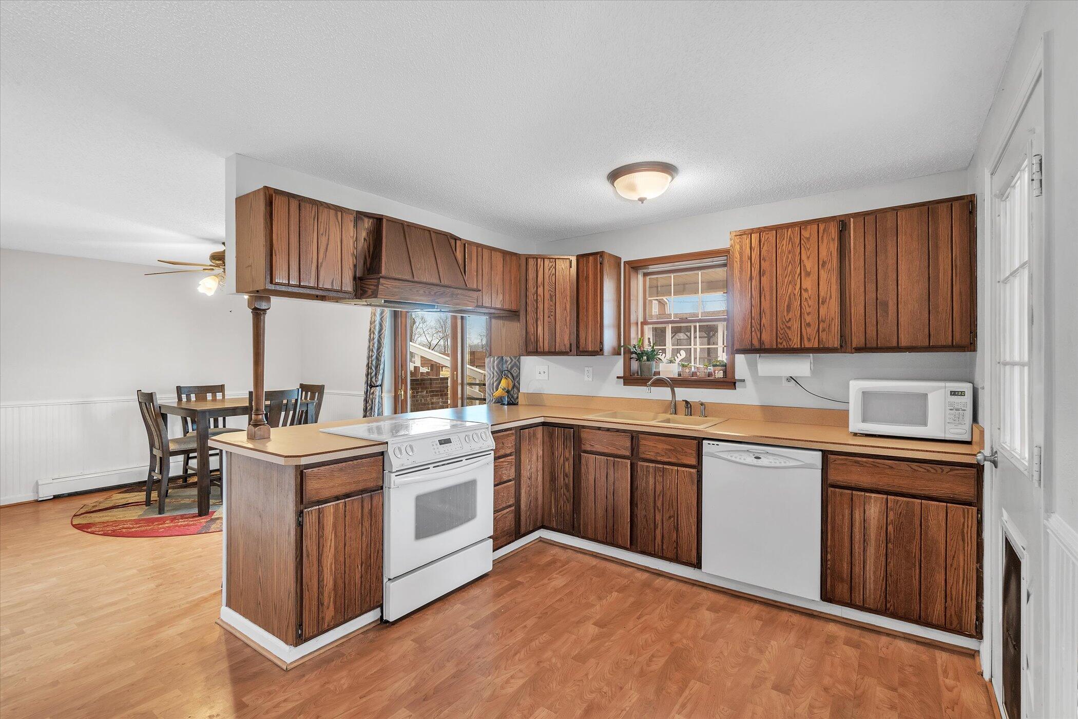 5829 Draper Road Jackson, MI 49201 - Photo 15 of 52 16-5829-S-Draper-WindowStill-Real-Estate