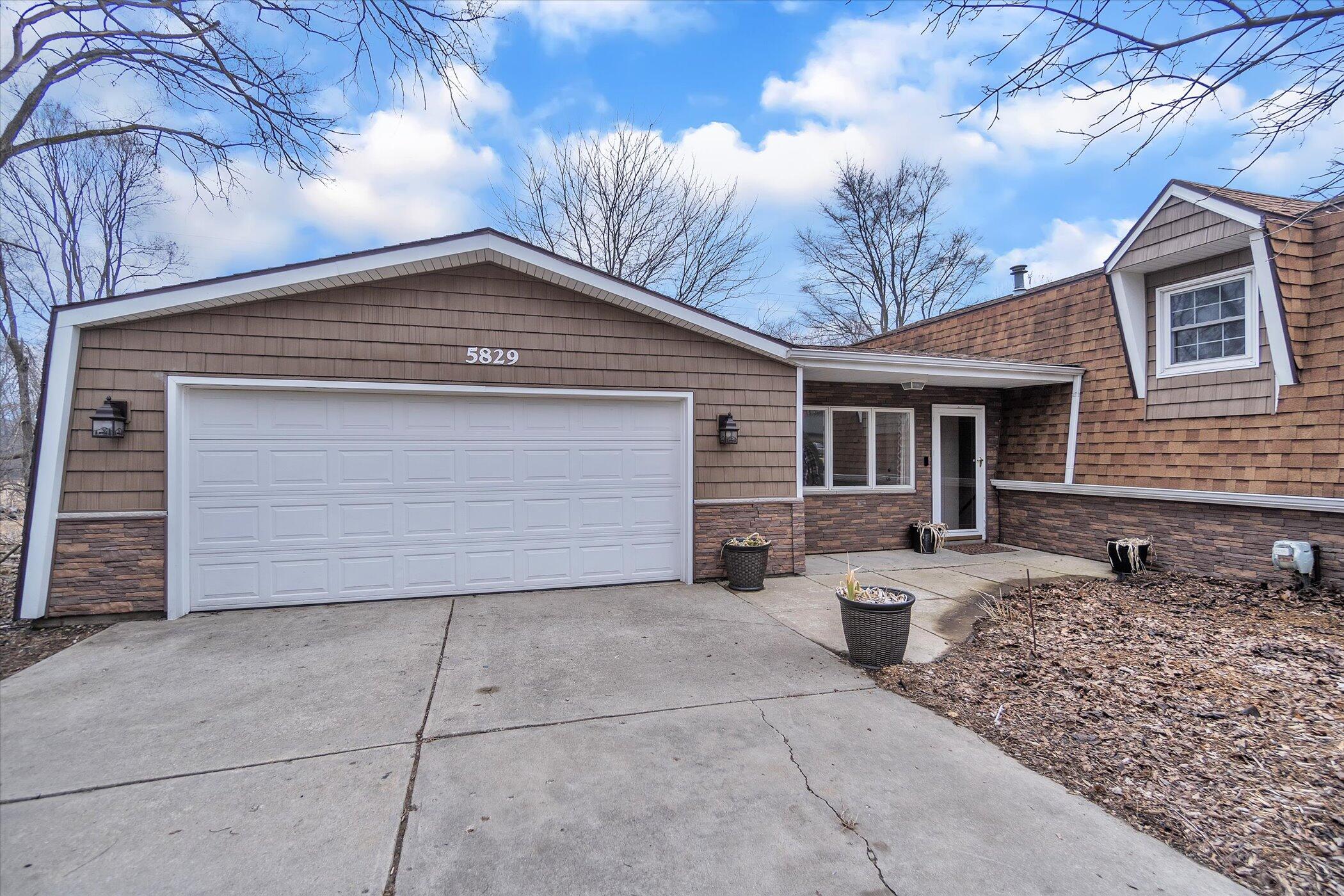 5829 Draper Road Jackson, MI 49201 - Photo 2 of 52 03-5829-S-Draper-WindowStill-Real-Estate