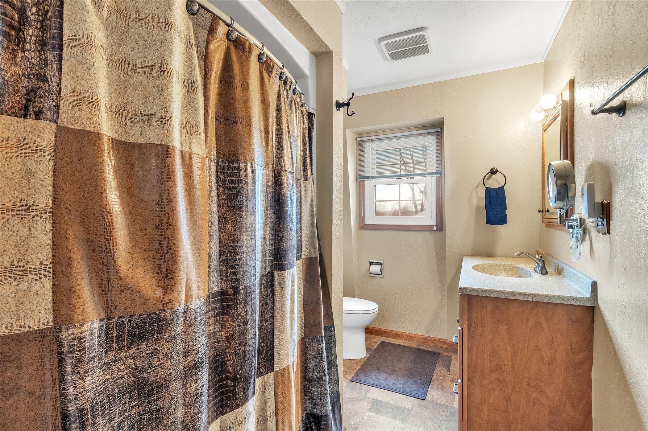 5829 Draper Road Jackson, MI 49201 - Photo 24 of 52 25-5829-S-Draper-WindowStill-Real-Estate