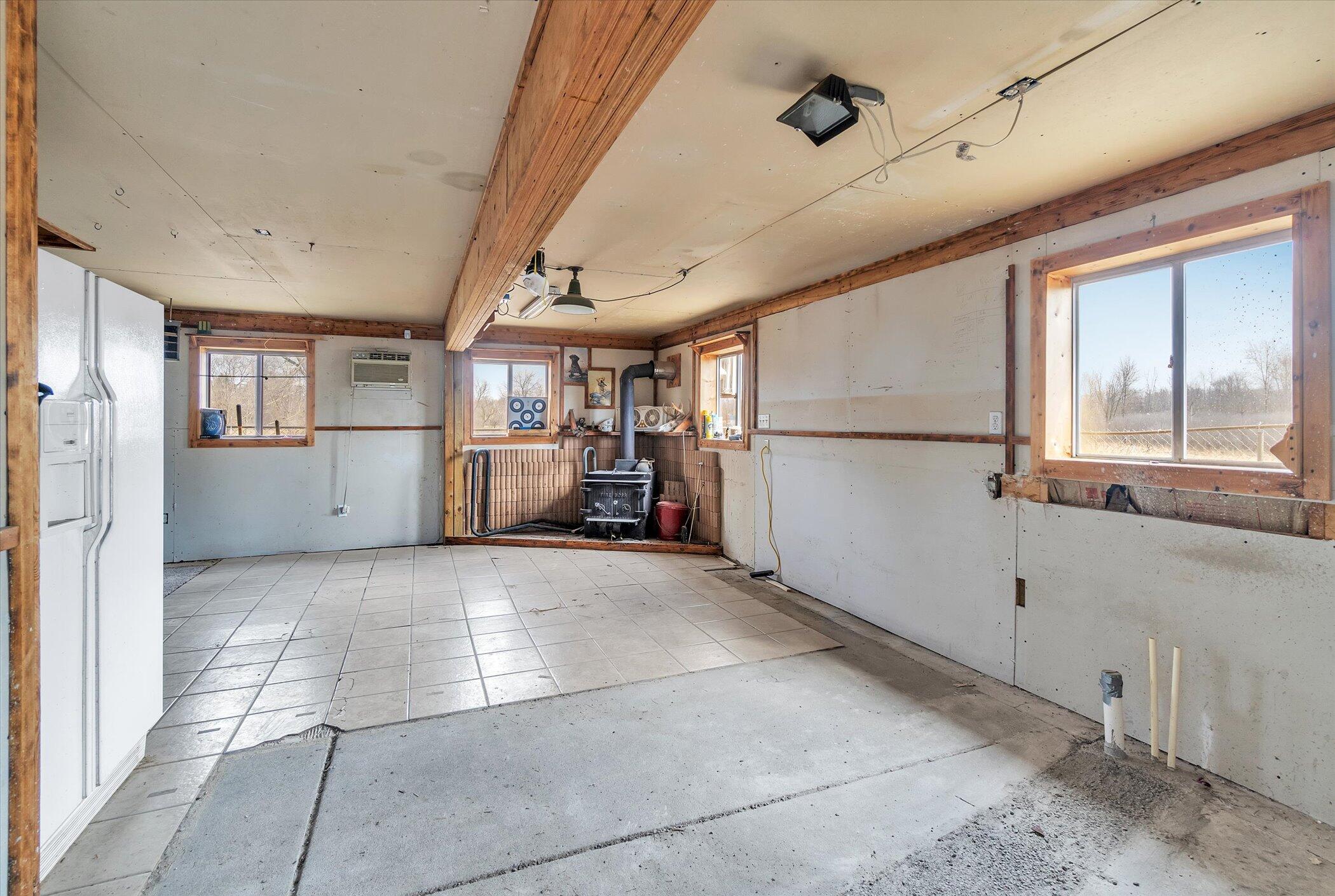 5829 Draper Road Jackson, MI 49201 - Photo 34 of 52 35-5829-S-Draper-WindowStill-Real-Estate