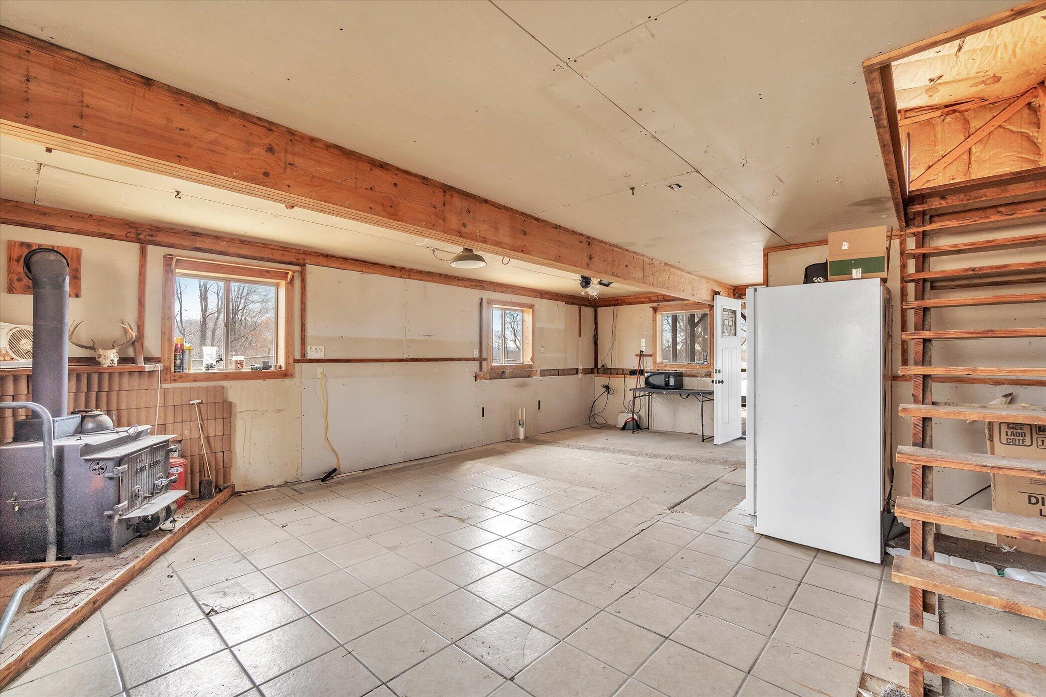 5829 Draper Road Jackson, MI 49201 - Photo 35 of 52 36-5829-S-Draper-WindowStill-Real-Estate