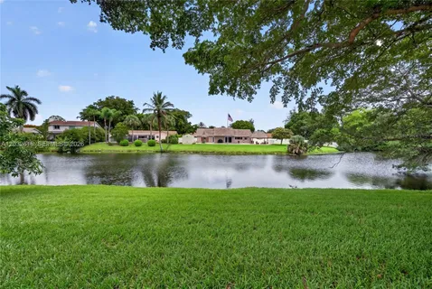 $775,000 | 8668 Southwest 50th Street, Cooper City, FL 33328