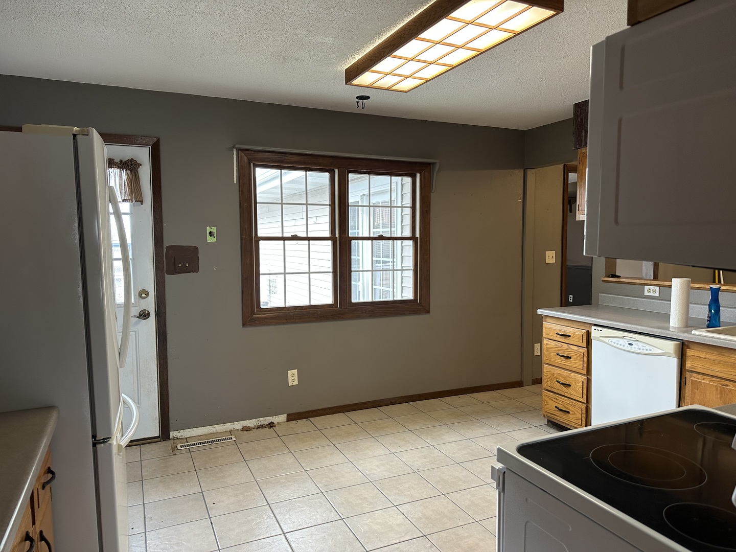 12855 Lawrence Road Sterling, IL 61081 - Photo 5 of 30 Gallery Image 5