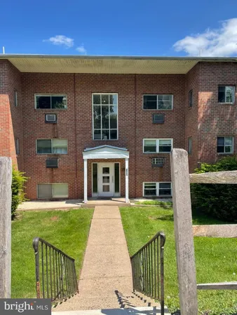 $1,075 | 102 2nd Street, Unit 2, Schwenksville, PA 19473