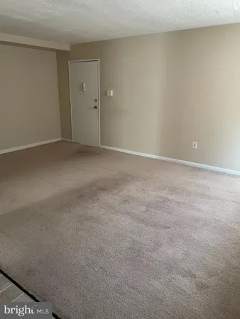 $1,075 | 102 2nd Street, Unit 2, Schwenksville, PA 19473