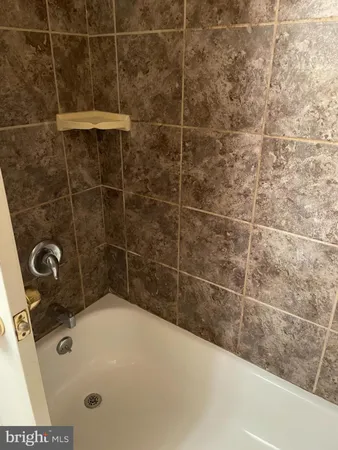 $1,075 | 102 2nd Street, Unit 2, Schwenksville, PA 19473