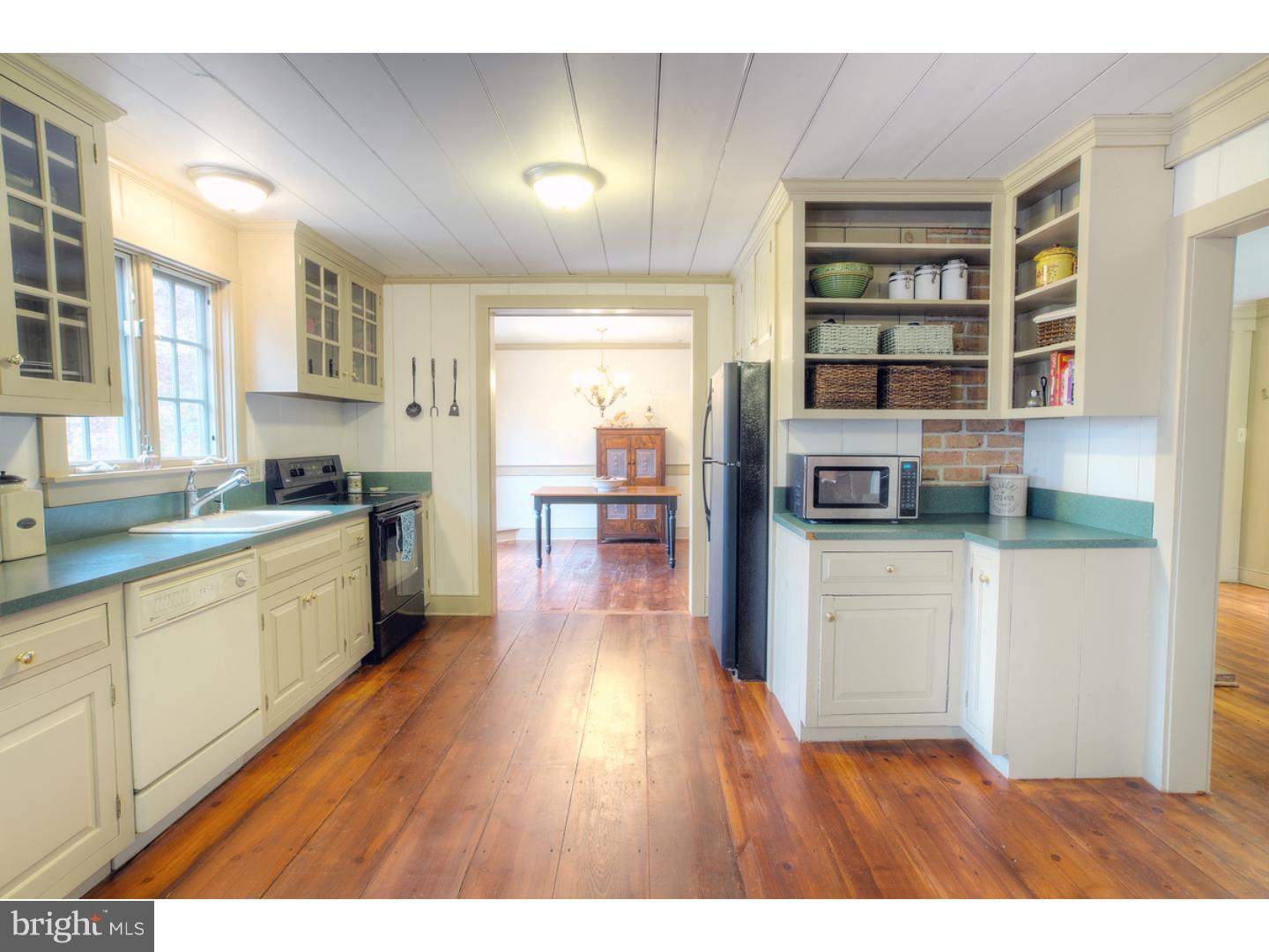 198 Cooks Glen Road Spring City, PA 19475 - Photo 11 of 25 Kitchen