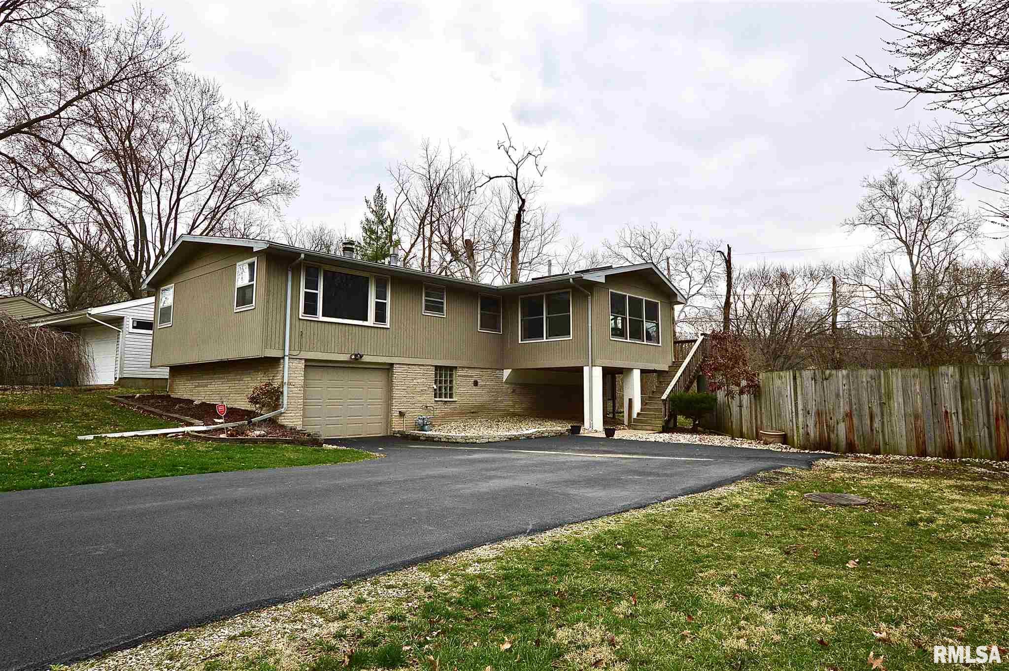 81 Meadowlark Lane Springfield, IL 62702 - Photo 2 of 45