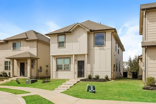$2,340 | 5104 Applegate Drive, Fort Worth, TX 76119