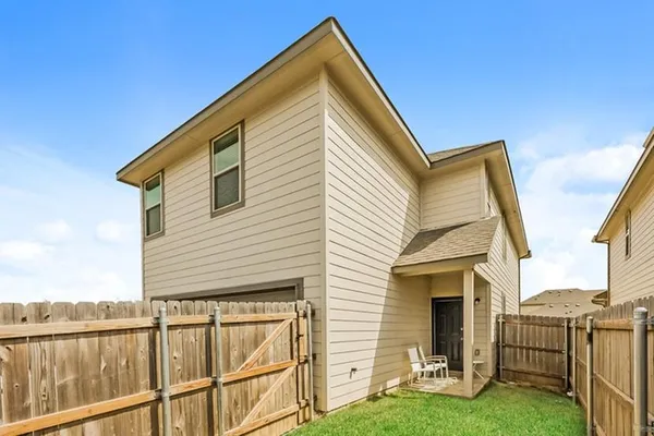 $2,340 | 5104 Applegate Drive, Fort Worth, TX 76119