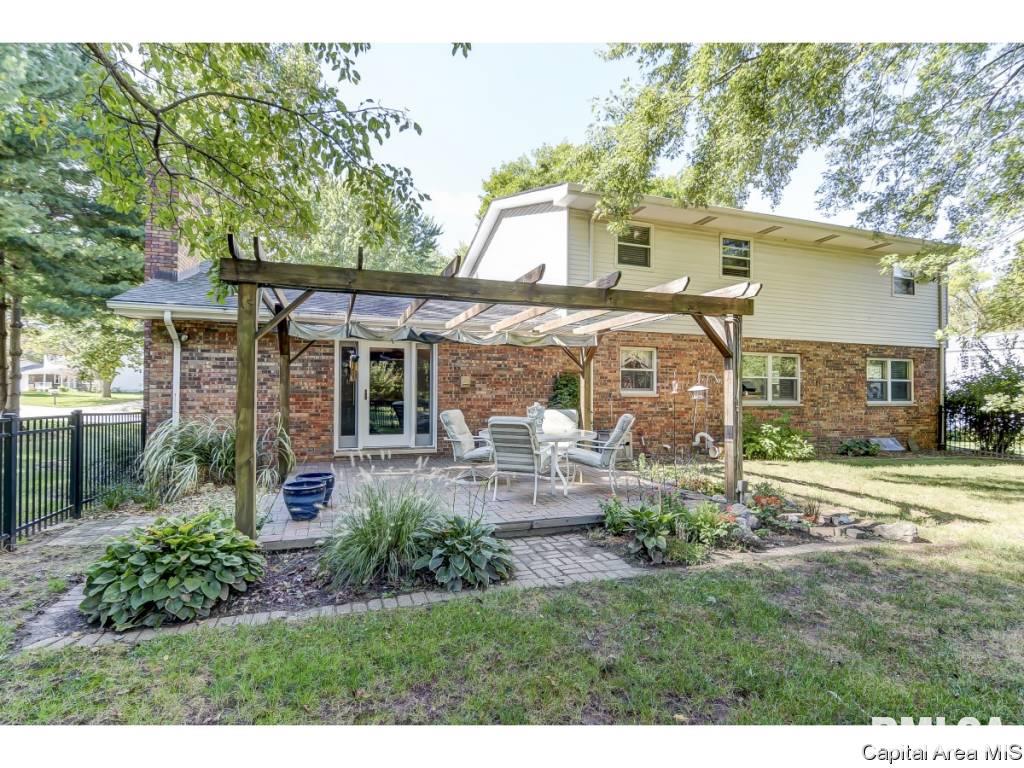 53 Axline Road Chatham, IL 62629 - Photo 2 of 36 Gallery Image 2