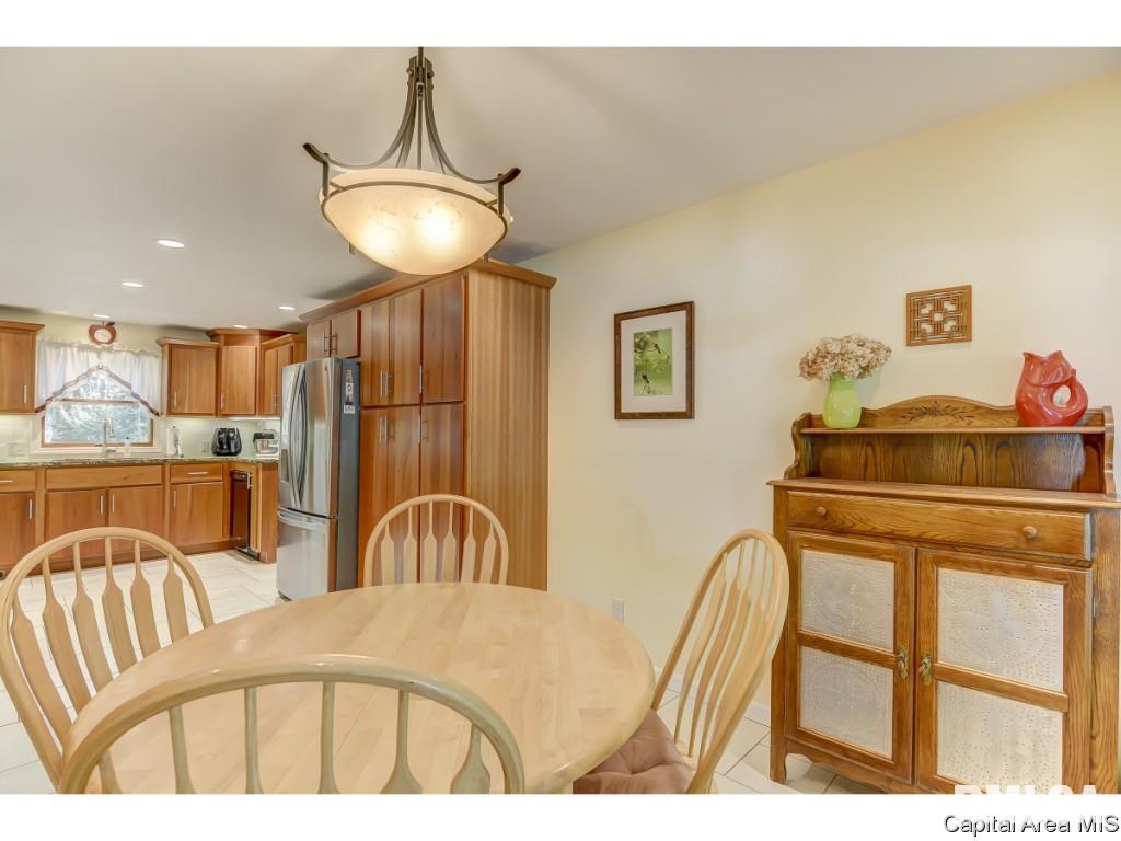 53 Axline Road Chatham, IL 62629 - Photo 11 of 36 Gallery Image 11