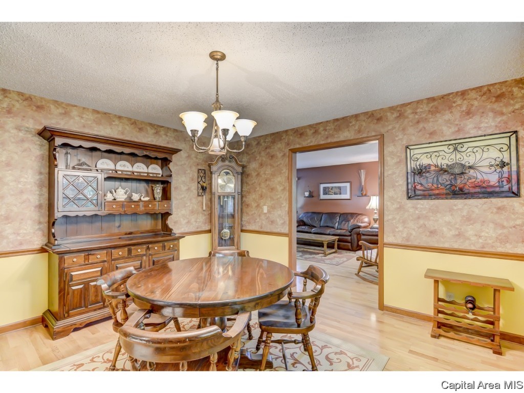 53 Axline Road Chatham, IL 62629 - Photo 13 of 36 Gallery Image 13