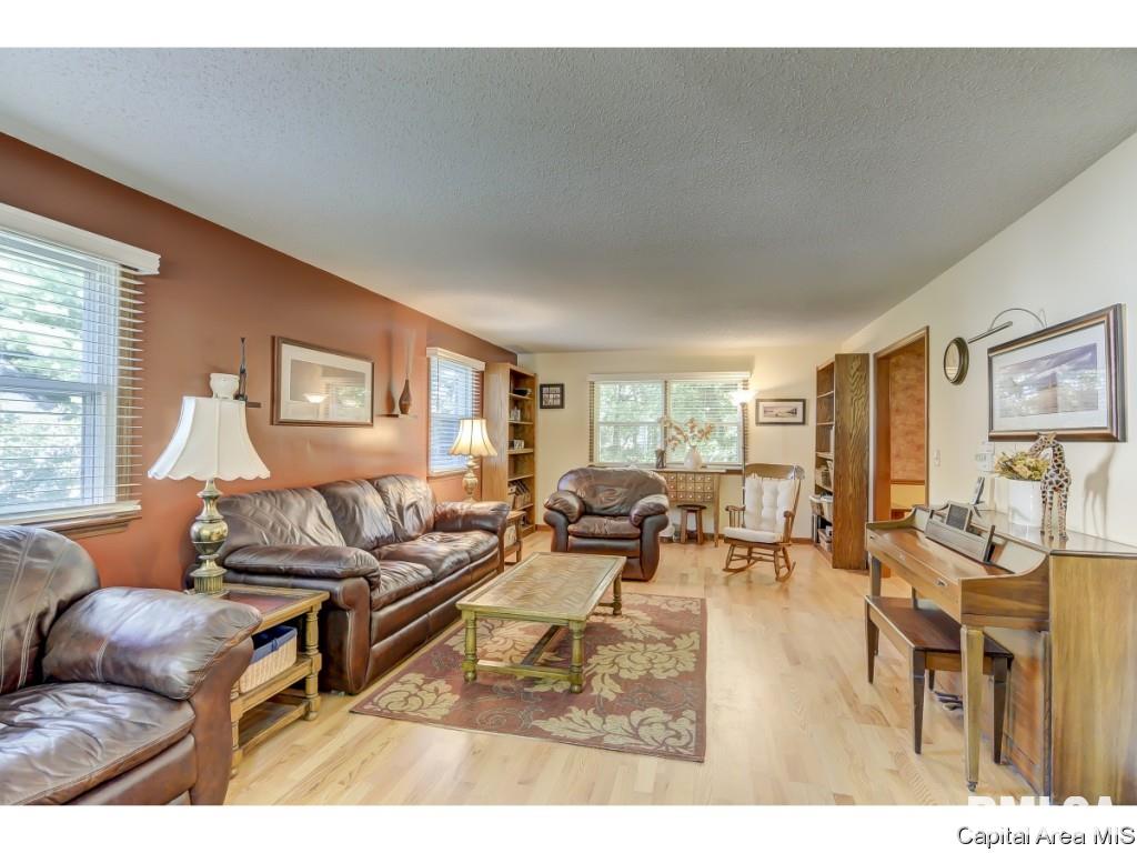 53 Axline Road Chatham, IL 62629 - Photo 7 of 36 Gallery Image 7
