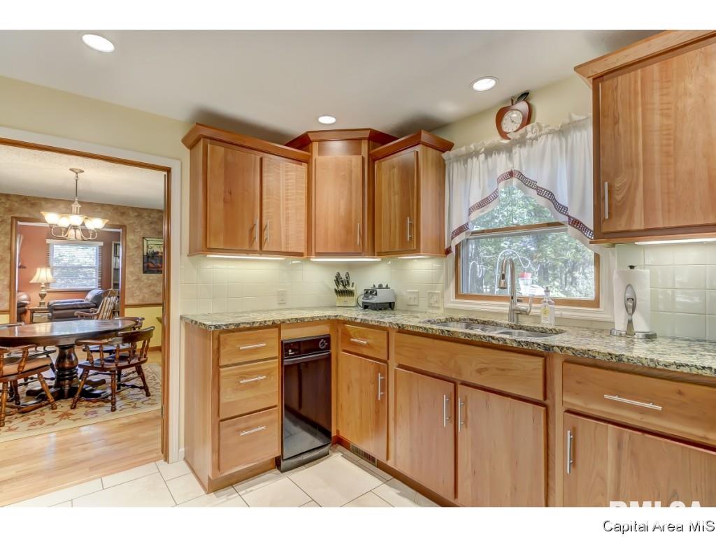 53 Axline Road Chatham, IL 62629 - Photo 10 of 36 Gallery Image 10