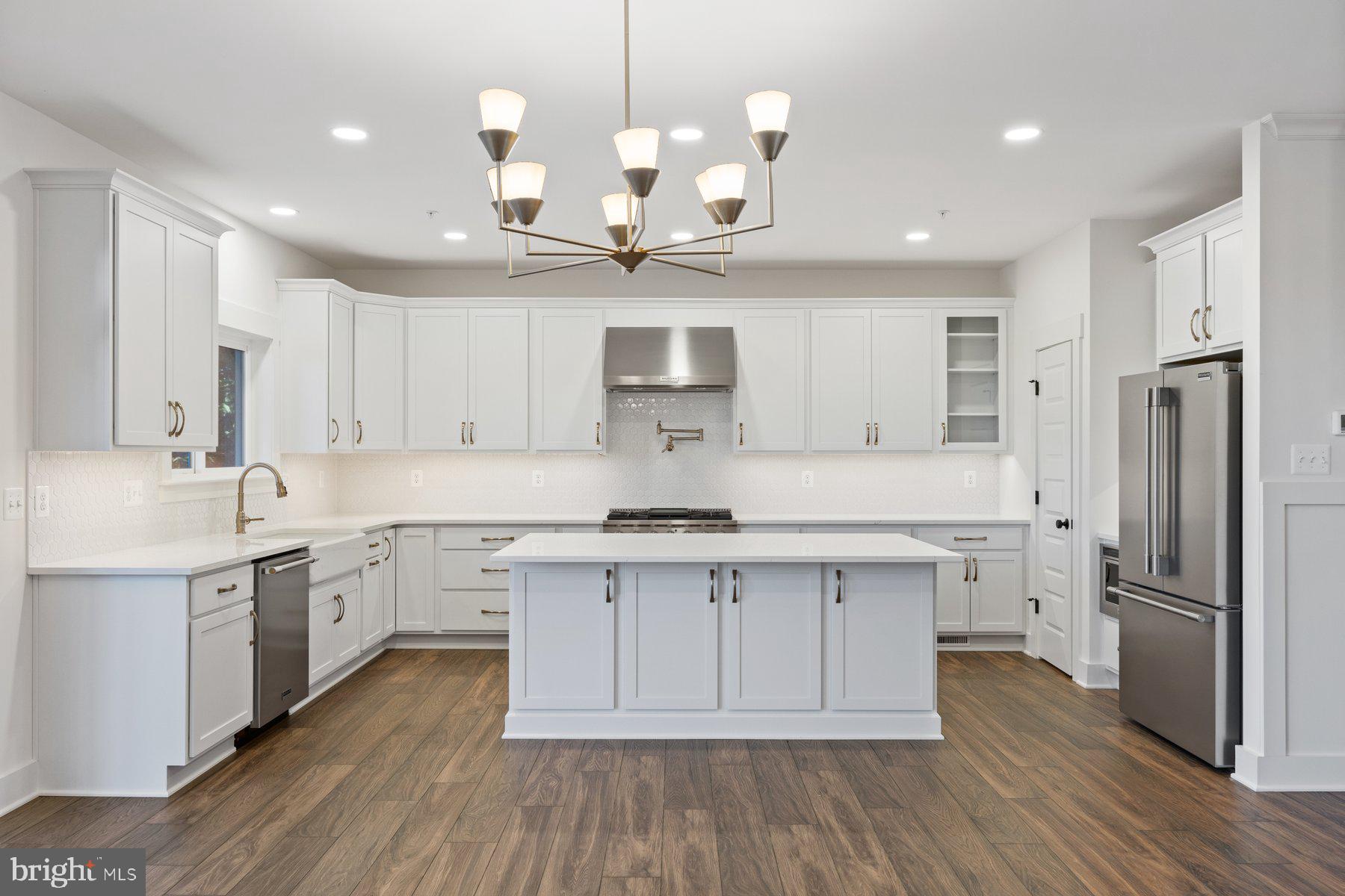 6720 Oakridge Road New Market, MD 21774 - Photo 4 of 41 Gourmet chef's kitchen.