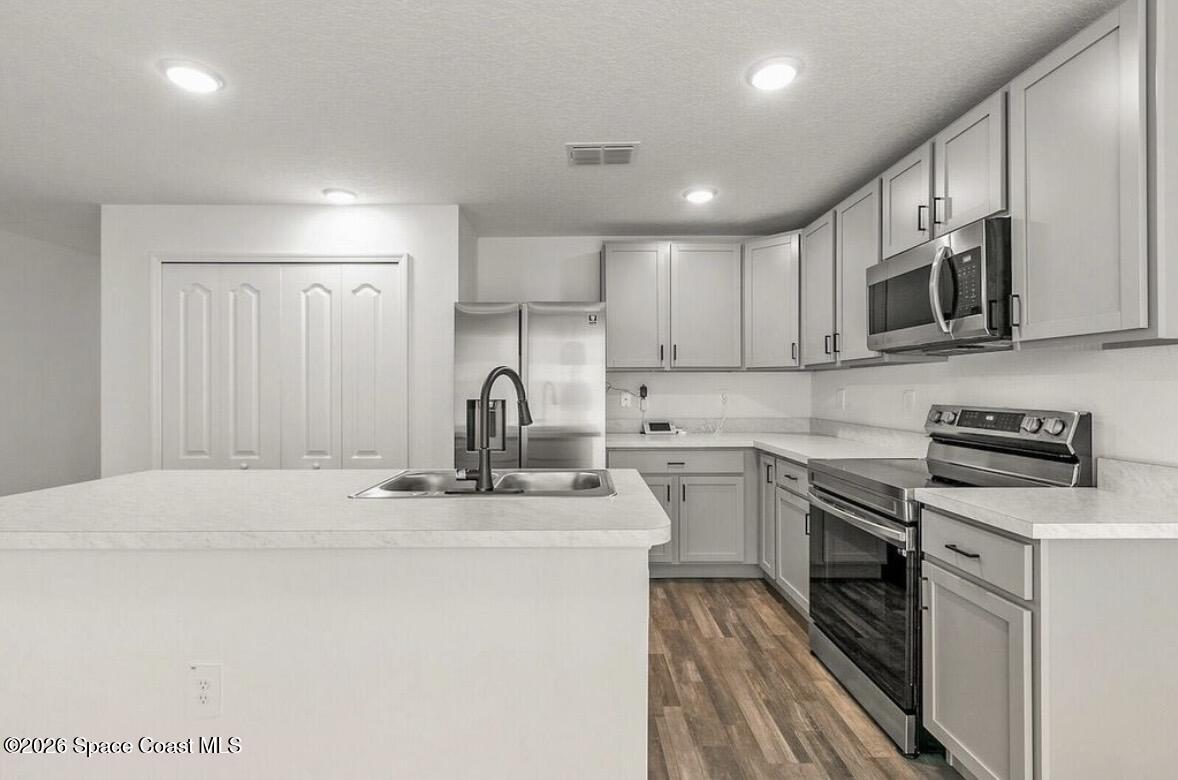271 Wendover Road Southwest Palm Bay, FL 32908 - Photo 6 of 15 IMG_5473