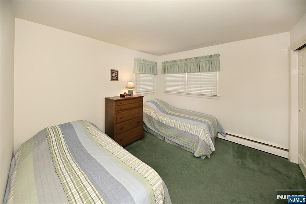 40 Woodside Road Wyckoff, NJ 07481 - Photo 12 of 27