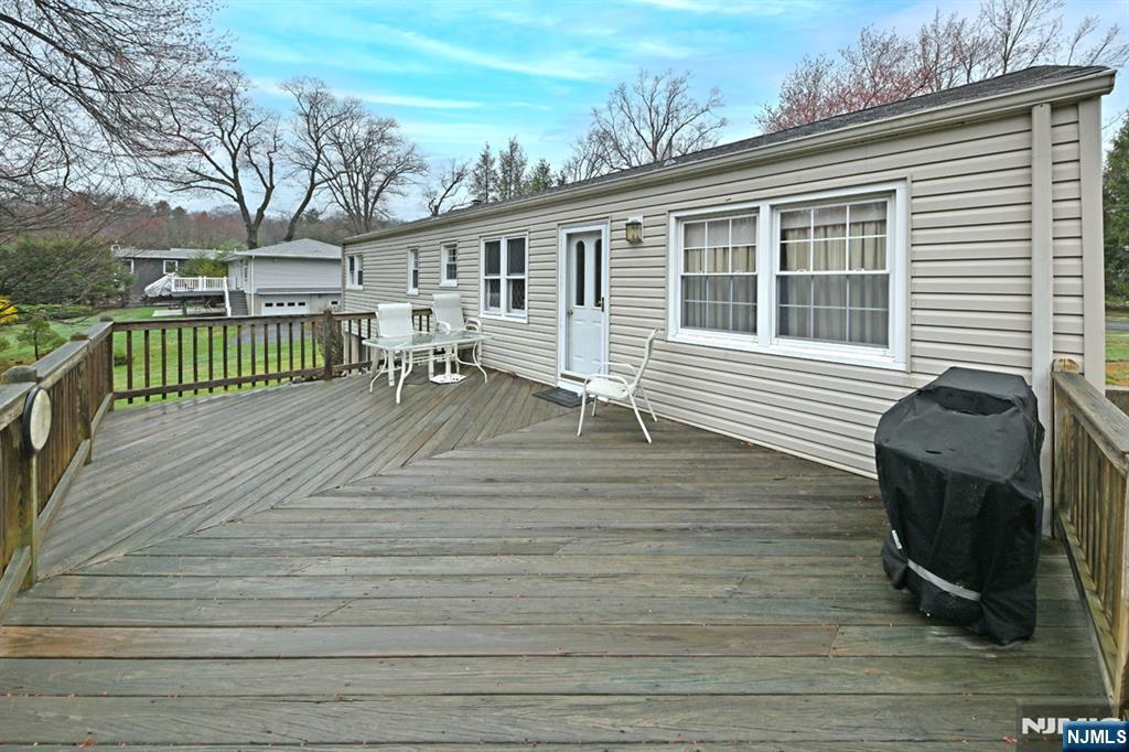 40 Woodside Road Wyckoff, NJ 07481 - Photo 23 of 27