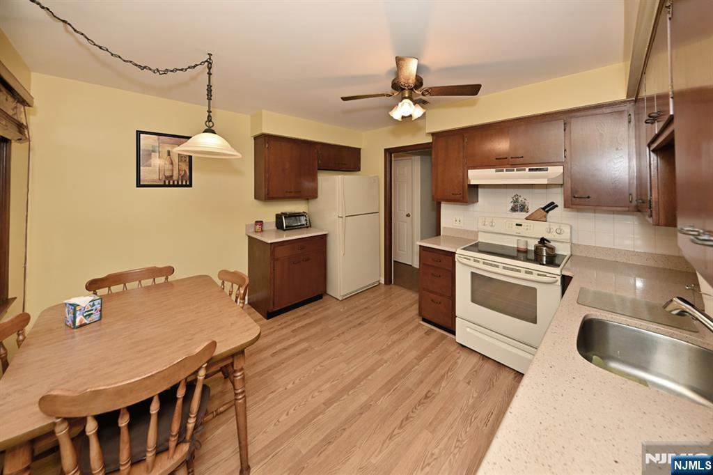 40 Woodside Road Wyckoff, NJ 07481 - Photo 7 of 27