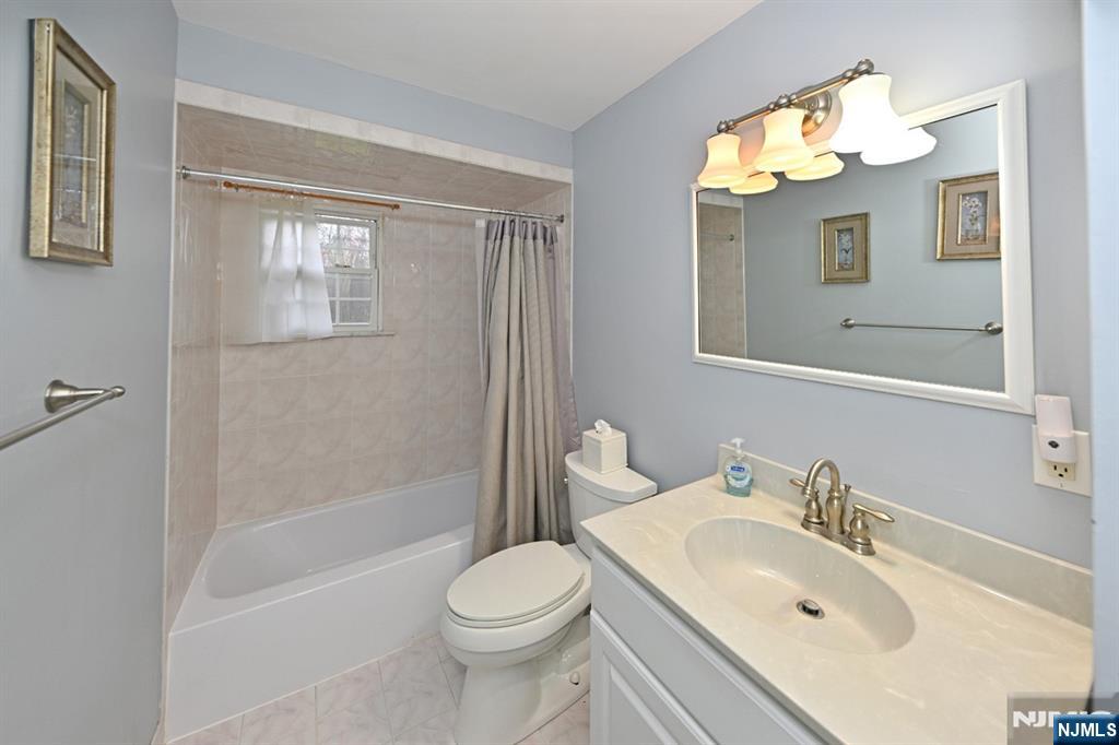 40 Woodside Road Wyckoff, NJ 07481 - Photo 10 of 27