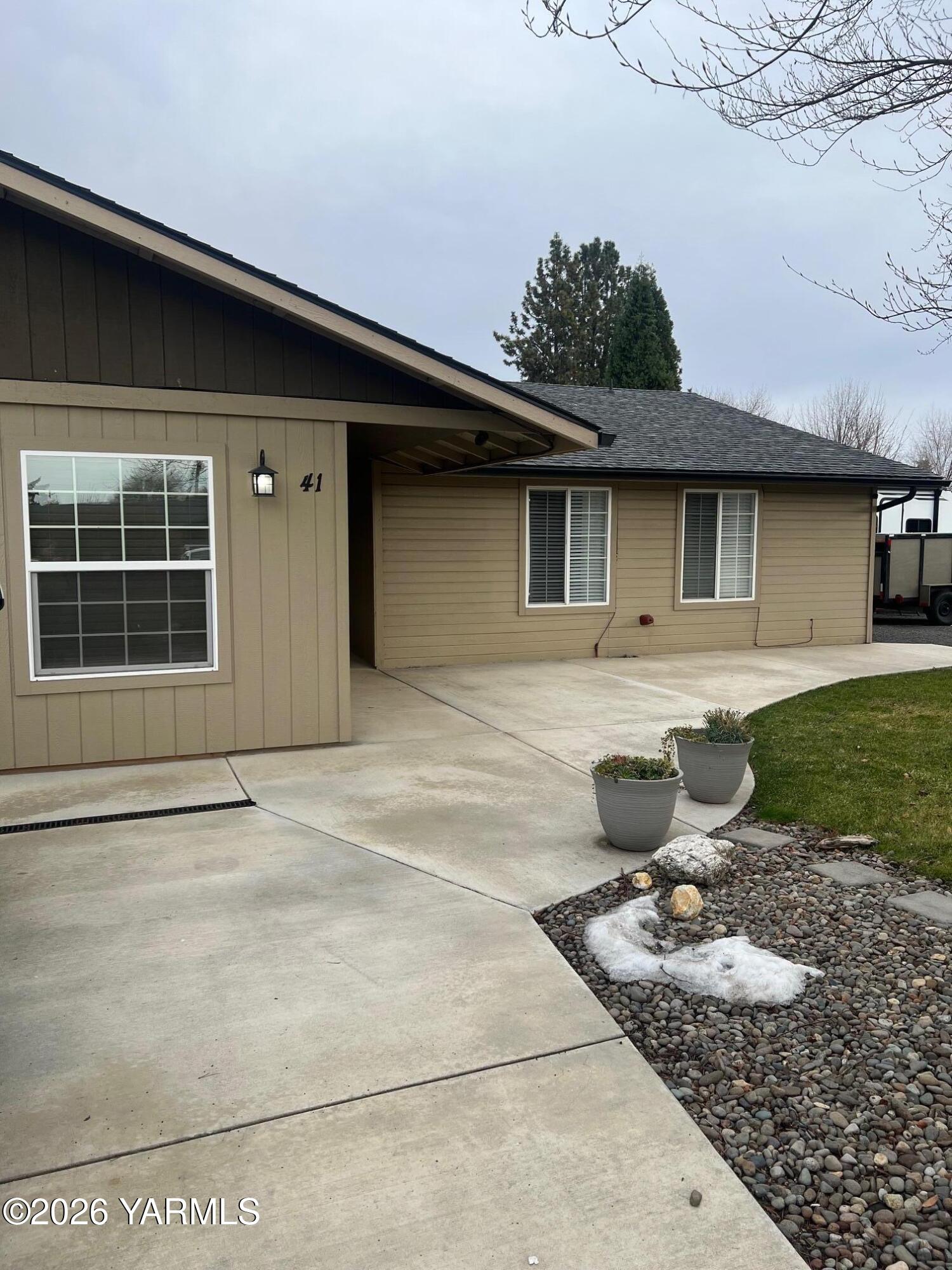 41 Bertsch Circle Naches, WA 98937 - Photo 1 of 27 front