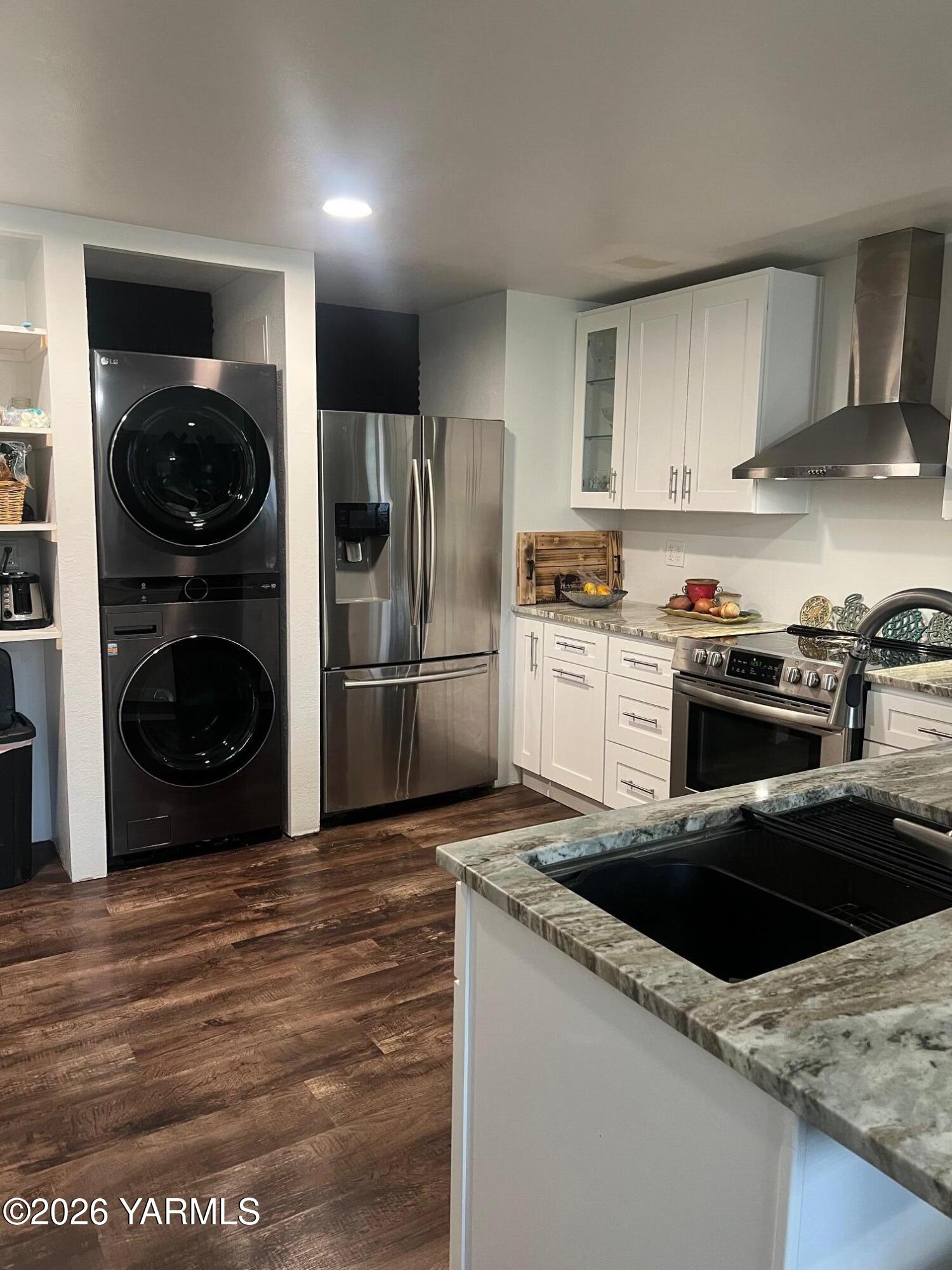 41 Bertsch Circle Naches, WA 98937 - Photo 4 of 27 kitchen e