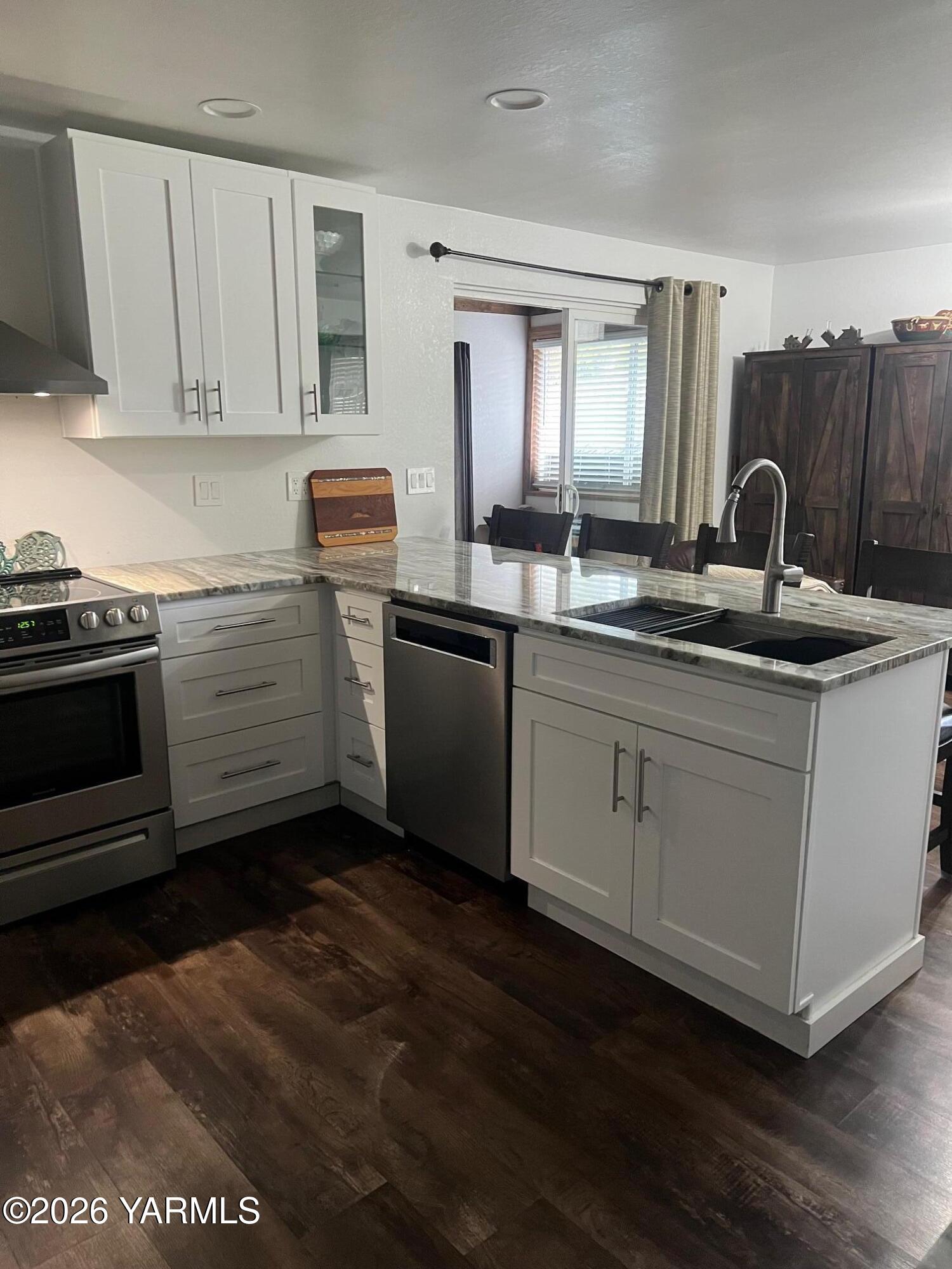 41 Bertsch Circle Naches, WA 98937 - Photo 6 of 27 kitchen c