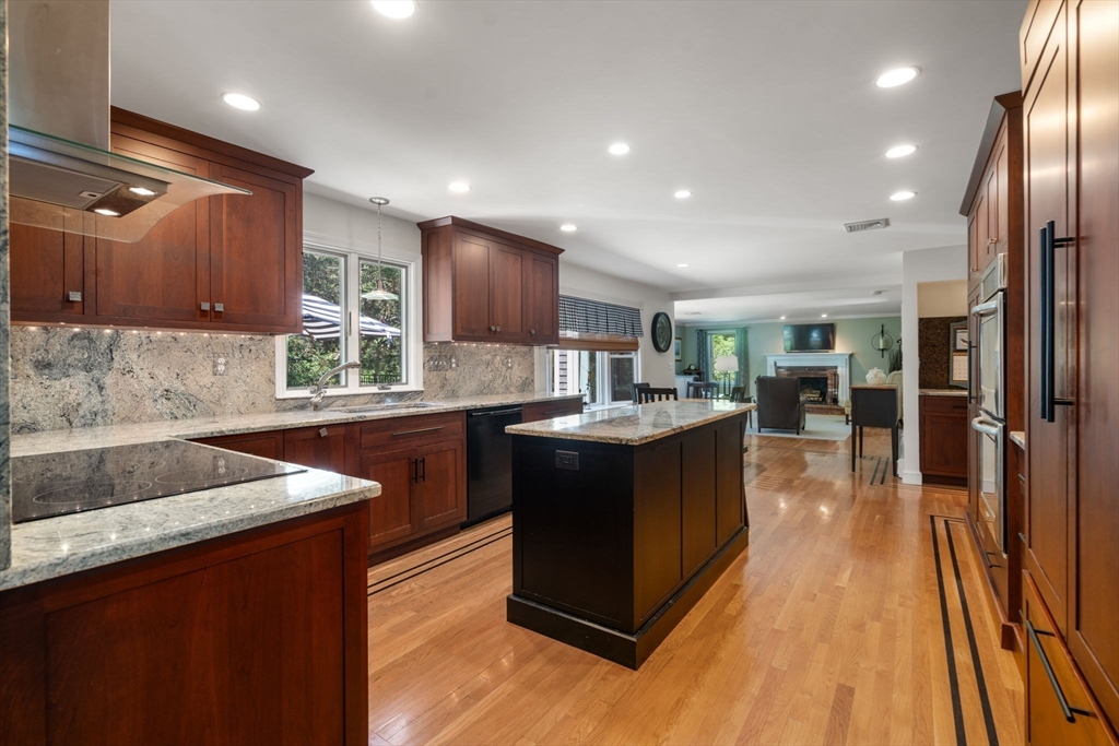 8 Ringbolt Road Hingham, MA 02043 - Photo 11 of 40