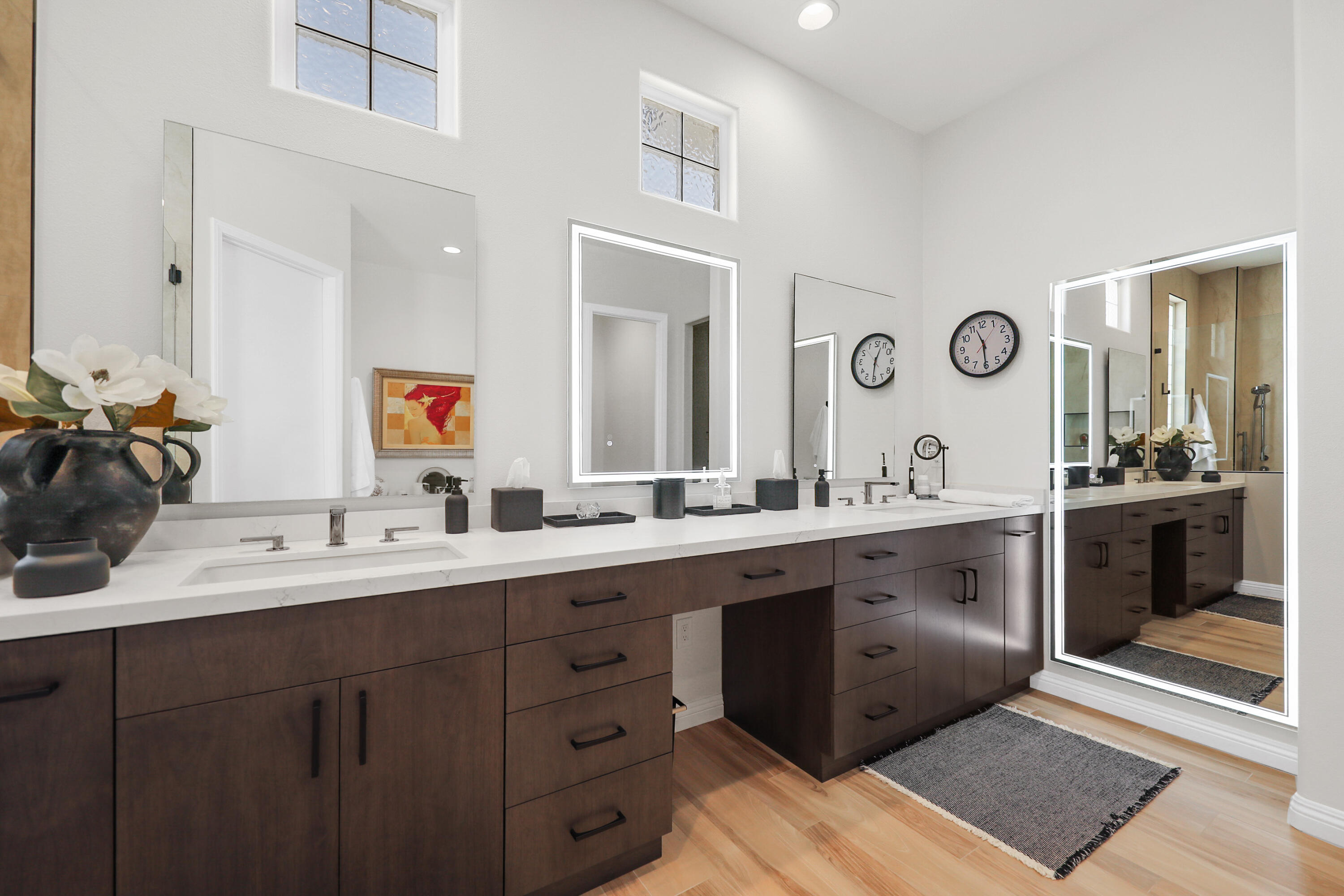 80345 Camarillo Way La Quinta, CA 92253 - Photo 19 of 40 a spacious bathroom with a double vanity sink and a mirror