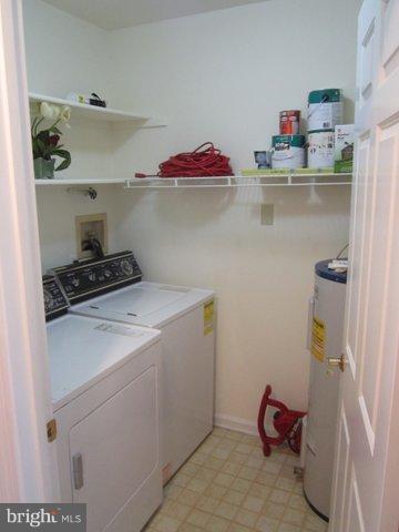 942 Riversedge Circle Annapolis, MD 21401 - Photo 7 of 27 Laundry and Utility area