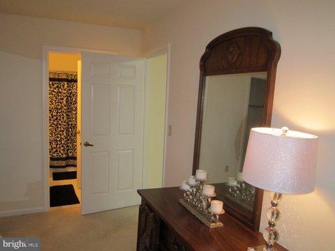 942 Riversedge Circle Annapolis, MD 21401 - Photo 9 of 27 MBR has a walk-in closet and access to the Bath.