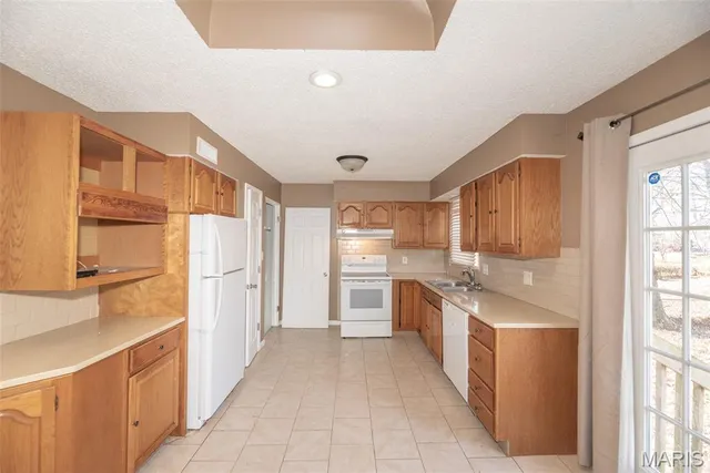 $115,000 | 45 La Venta Drive, Florissant, MO 63031