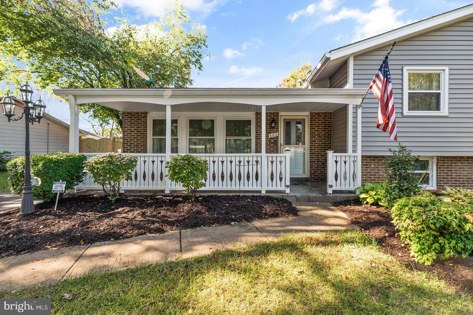 600 Williamsburg Road Sterling, VA 20164 - Photo 1 of 40 Welcoming Front Porch.