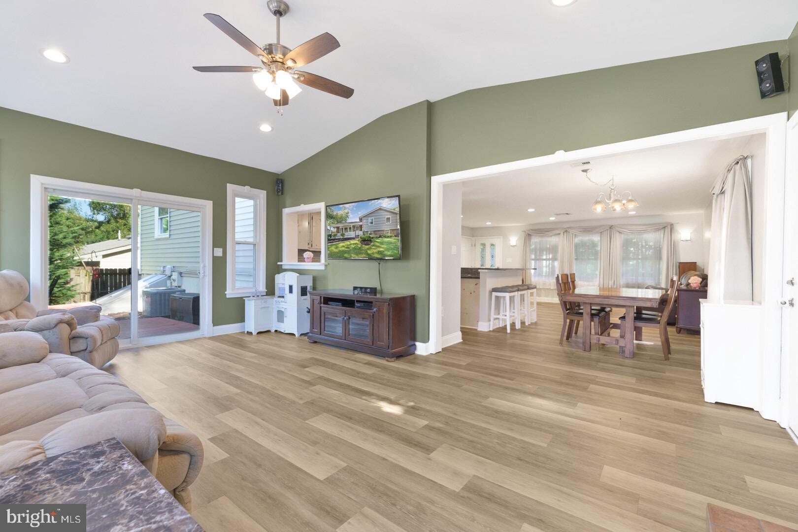 600 Williamsburg Road Sterling, VA 20164 - Photo 12 of 40 Family Room