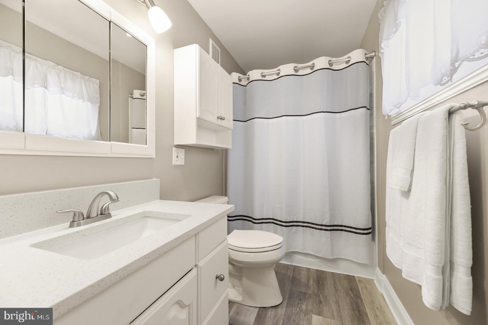 600 Williamsburg Road Sterling, VA 20164 - Photo 13 of 40 Owner's Bath