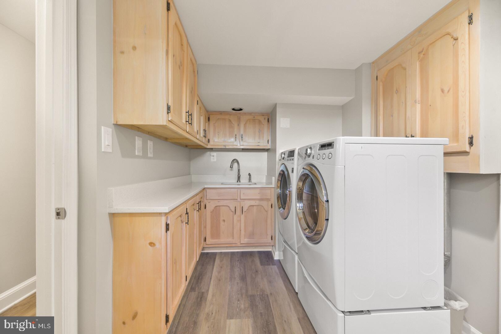 600 Williamsburg Road Sterling, VA 20164 - Photo 29 of 40 Oversized Laundry Room