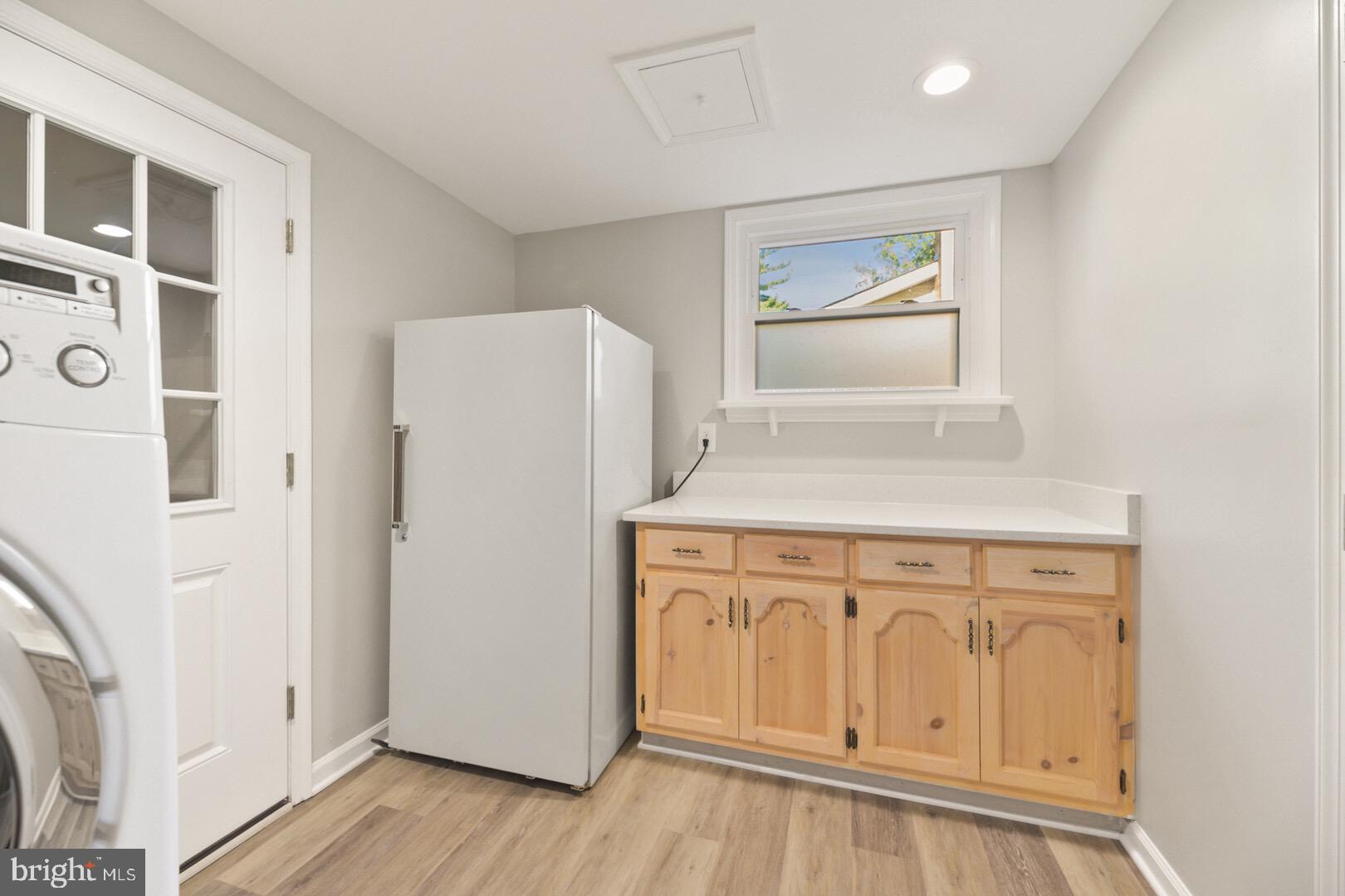 600 Williamsburg Road Sterling, VA 20164 - Photo 30 of 40 Oversized Laundry Room with Access to Backyard