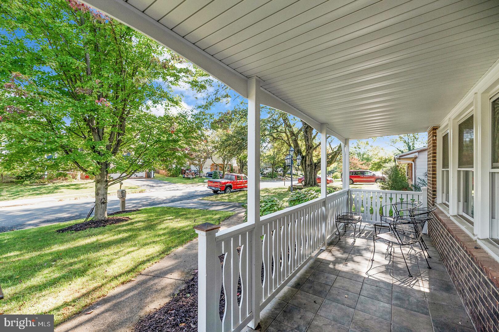 600 Williamsburg Road Sterling, VA 20164 - Photo 4 of 40 Front Proch.