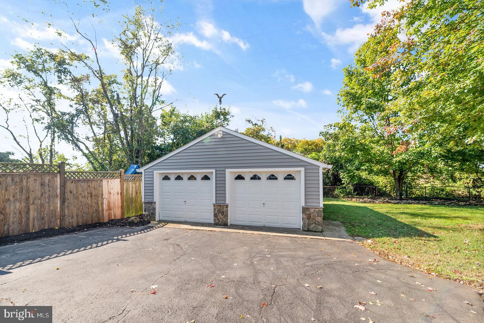 600 Williamsburg Road Sterling, VA 20164 - Photo 32 of 40 Garage