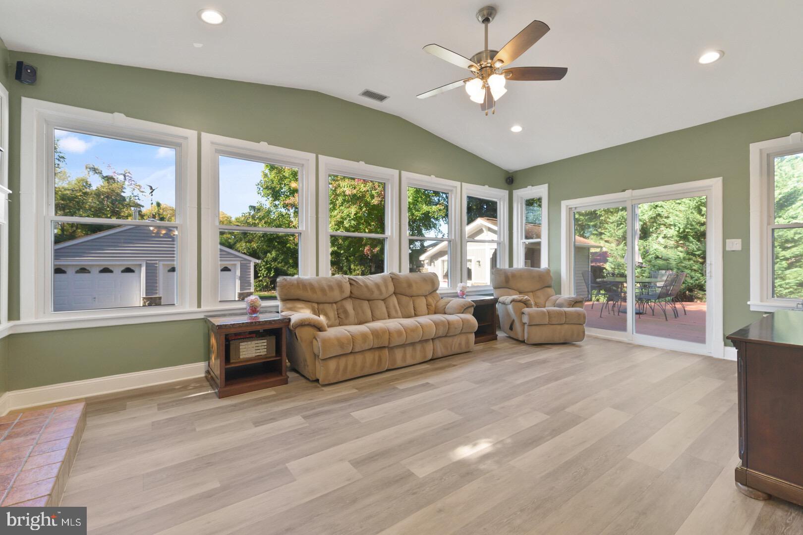 600 Williamsburg Road Sterling, VA 20164 - Photo 10 of 40 Family Room Off Kitchen