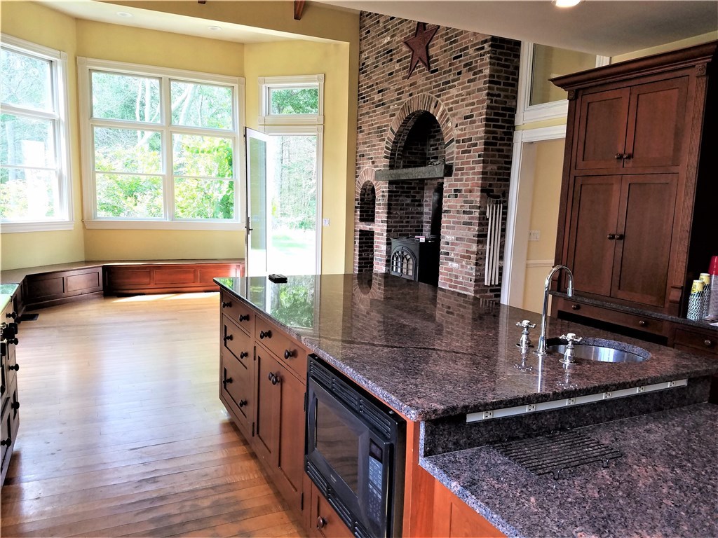 18 North Road Foster, RI 02825 - Photo 6 of 39