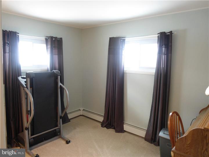 57 Pine Needle Road Levittown, PA 19056 - Photo 14 of 25 Gallery Image 14