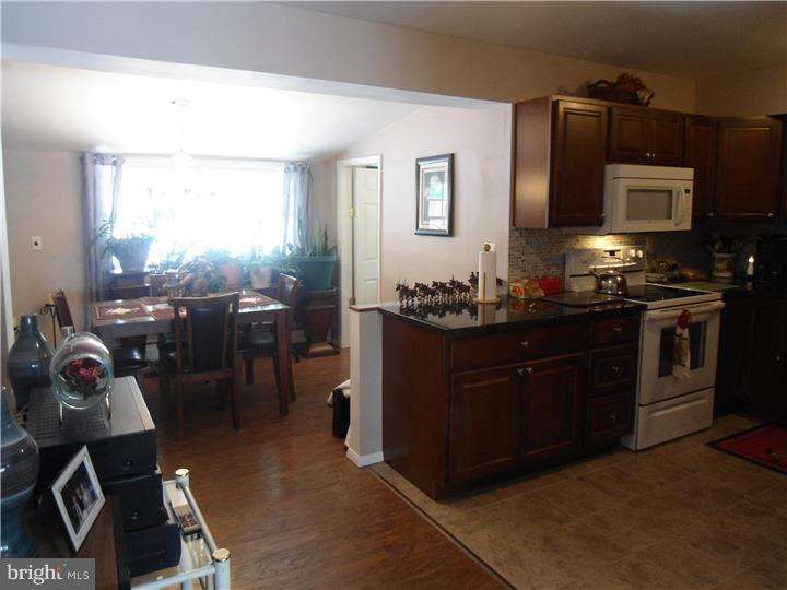 57 Pine Needle Road Levittown, PA 19056 - Photo 8 of 25 Gallery Image 8