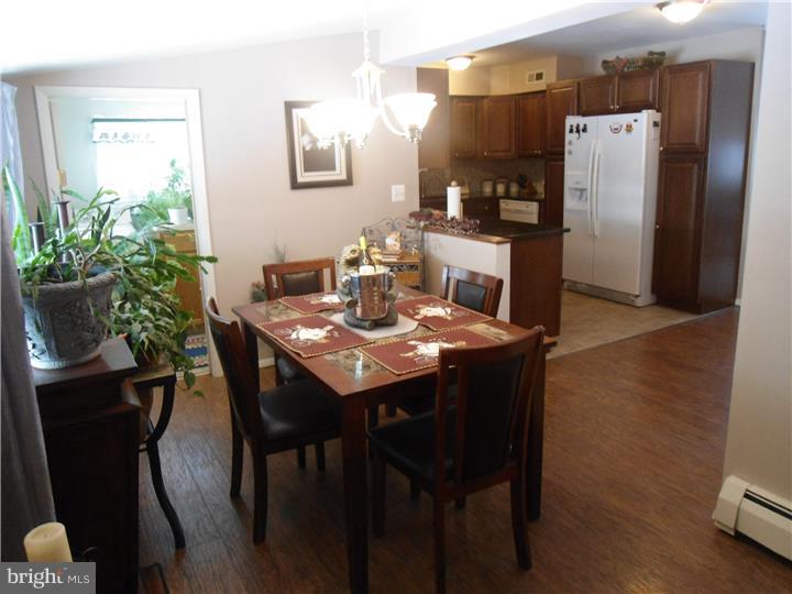 57 Pine Needle Road Levittown, PA 19056 - Photo 9 of 25 Gallery Image 9