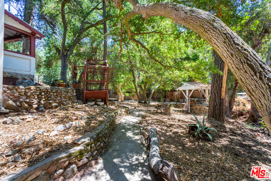 23299 Red Rock Road Topanga, CA 90290 - Photo 13 of 40 Gallery Image 13