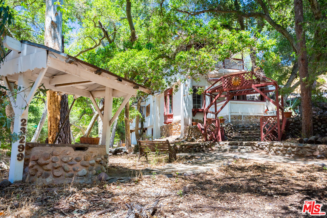23299 Red Rock Road Topanga, CA 90290 - Photo 14 of 40 Gallery Image 14